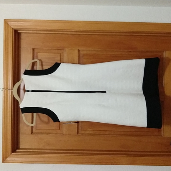 Dress by Shelli Segal - Picture 2 of 5